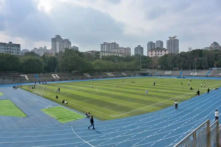 重庆邮电大学足球场 - 重庆场馆照片