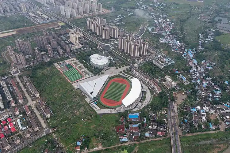 安庆桐城市足球场 - 安庆场馆照片