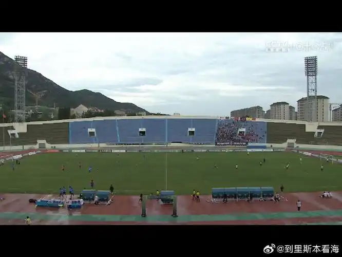 泰安新泰市足球场 - 泰安场馆照片